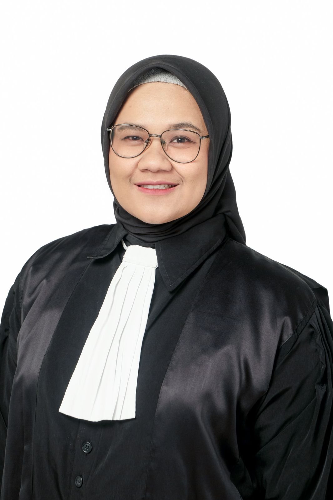 Amelia Devi N., S.H.